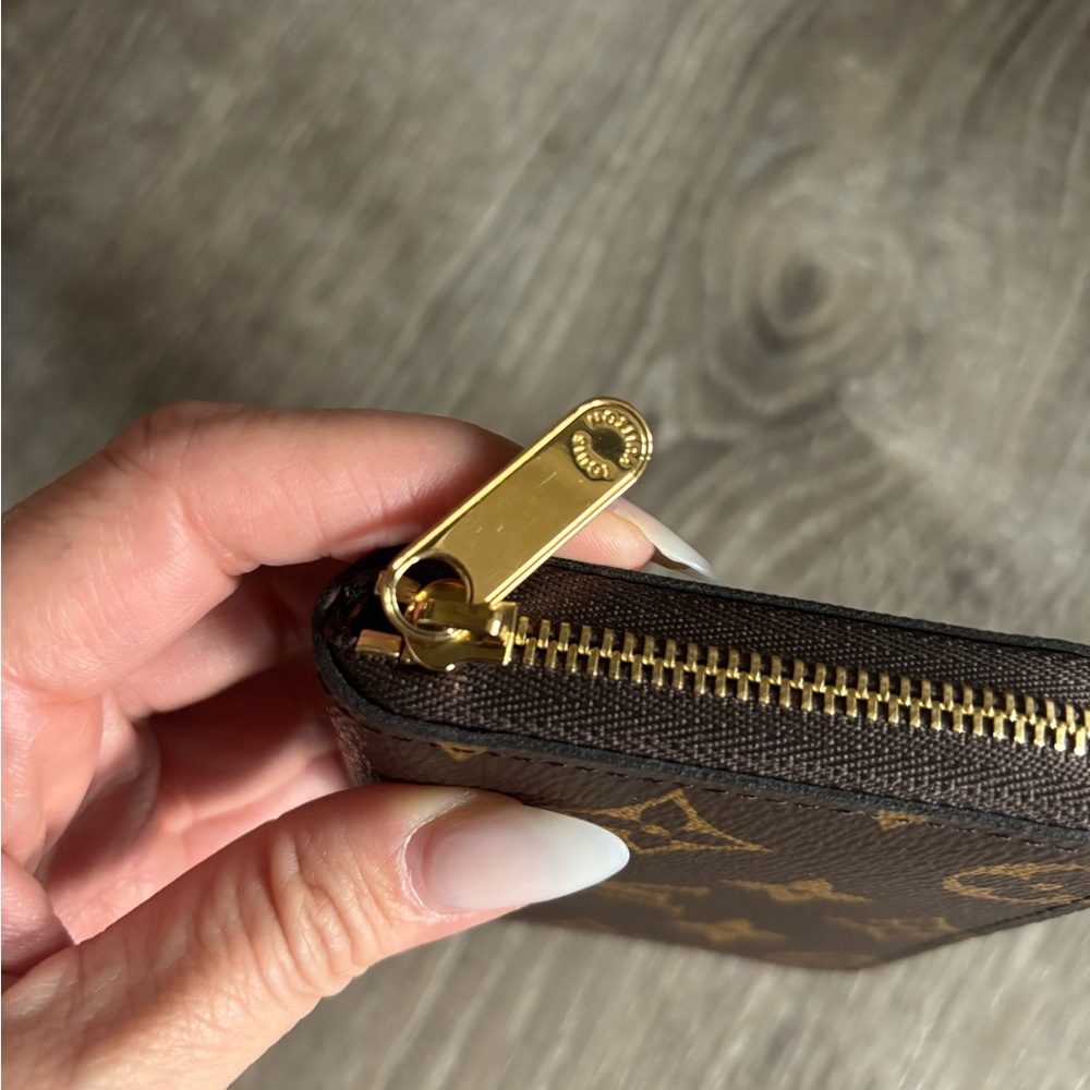 Louis Vuitton zippy coin purse - Picture 2 of 9